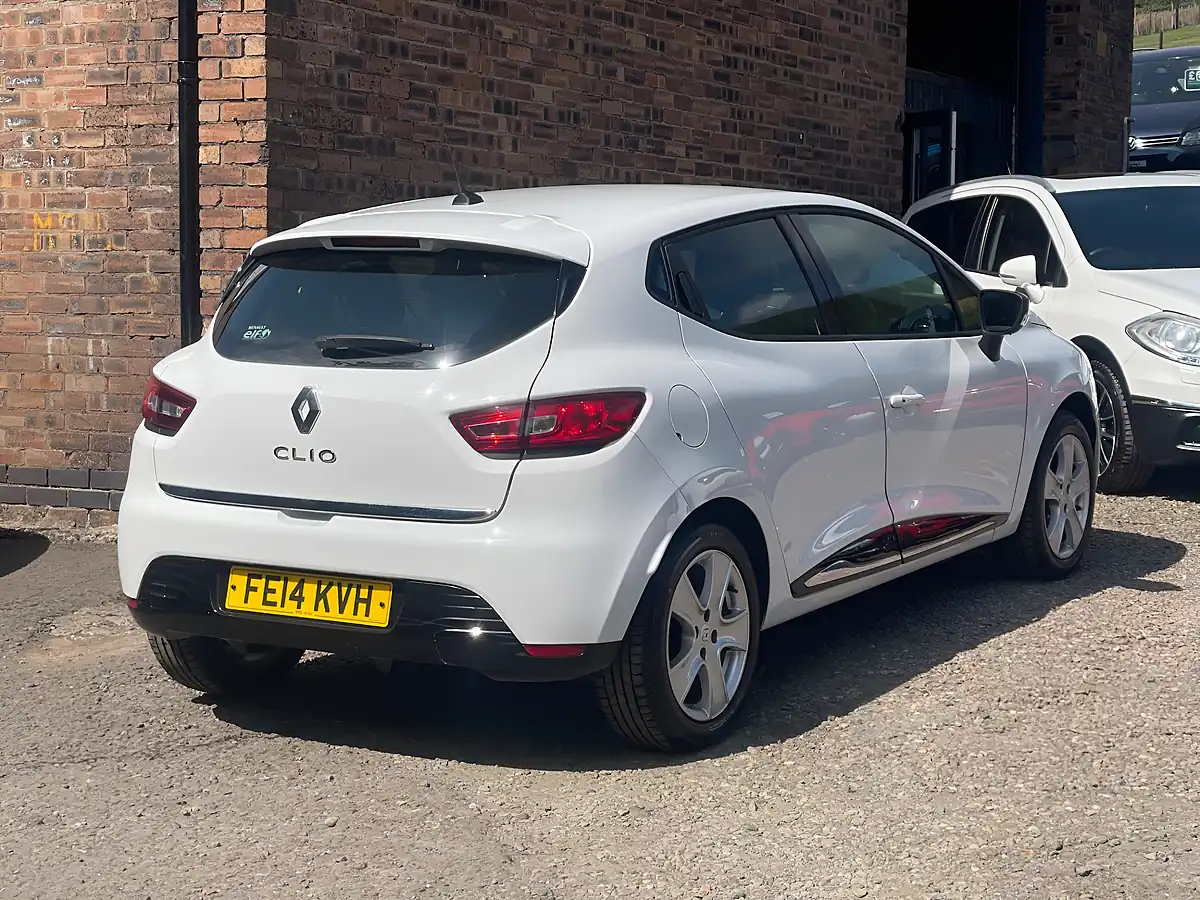Used 2014 Renault Clio Dynamique Medianav White - Interior and Exterior details 2