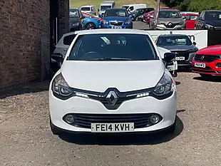 Used 2014 Renault Clio Dynamique Medianav White - Interior and Exterior details 4