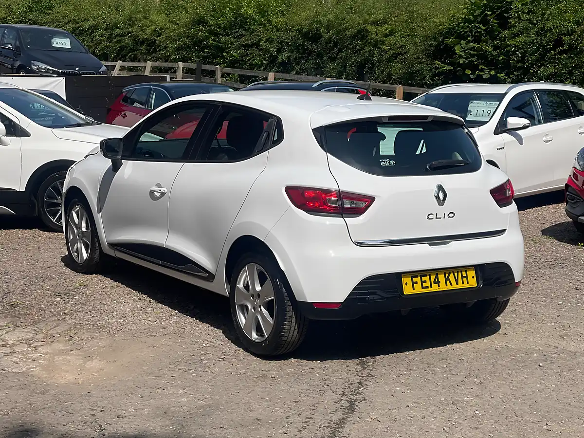 Used 2014 Renault Clio Dynamique Medianav White - Interior and Exterior details 6