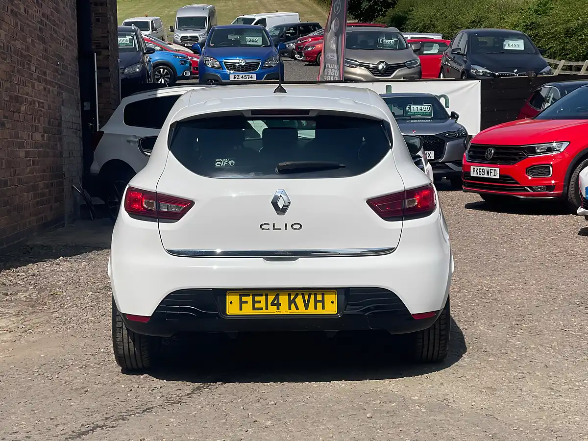 Used 2014 Renault Clio Dynamique Medianav White - Interior and Exterior details 7