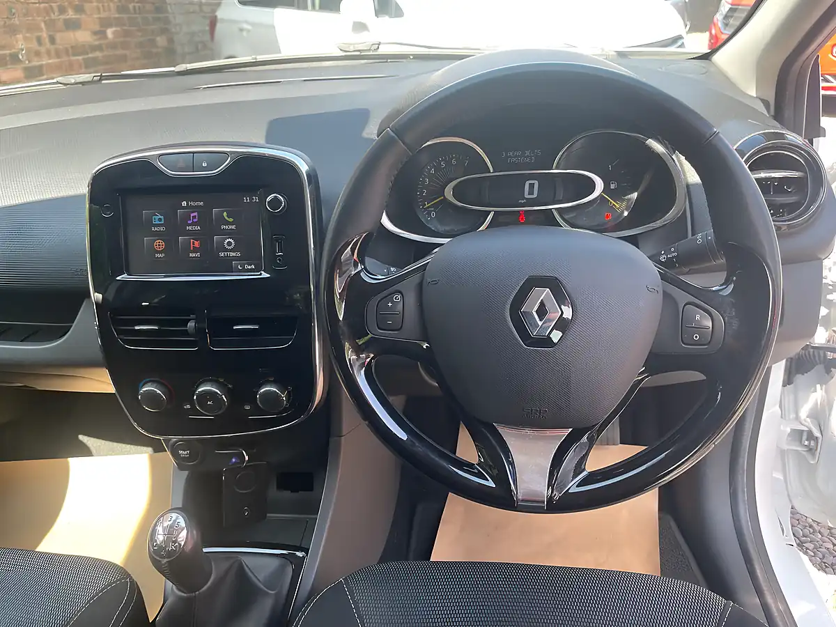 Used 2014 Renault Clio Dynamique Medianav White - Interior and Exterior details 8