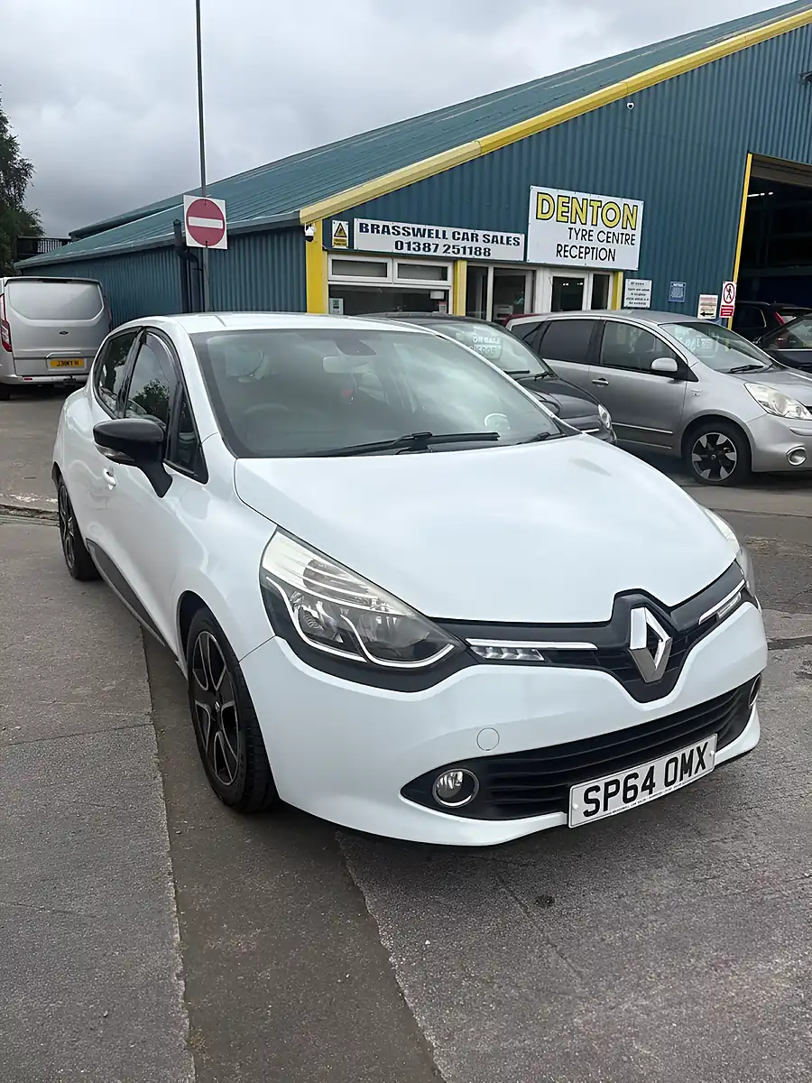 Used 2014 Renault Clio Dynamique Medianav White - Front View