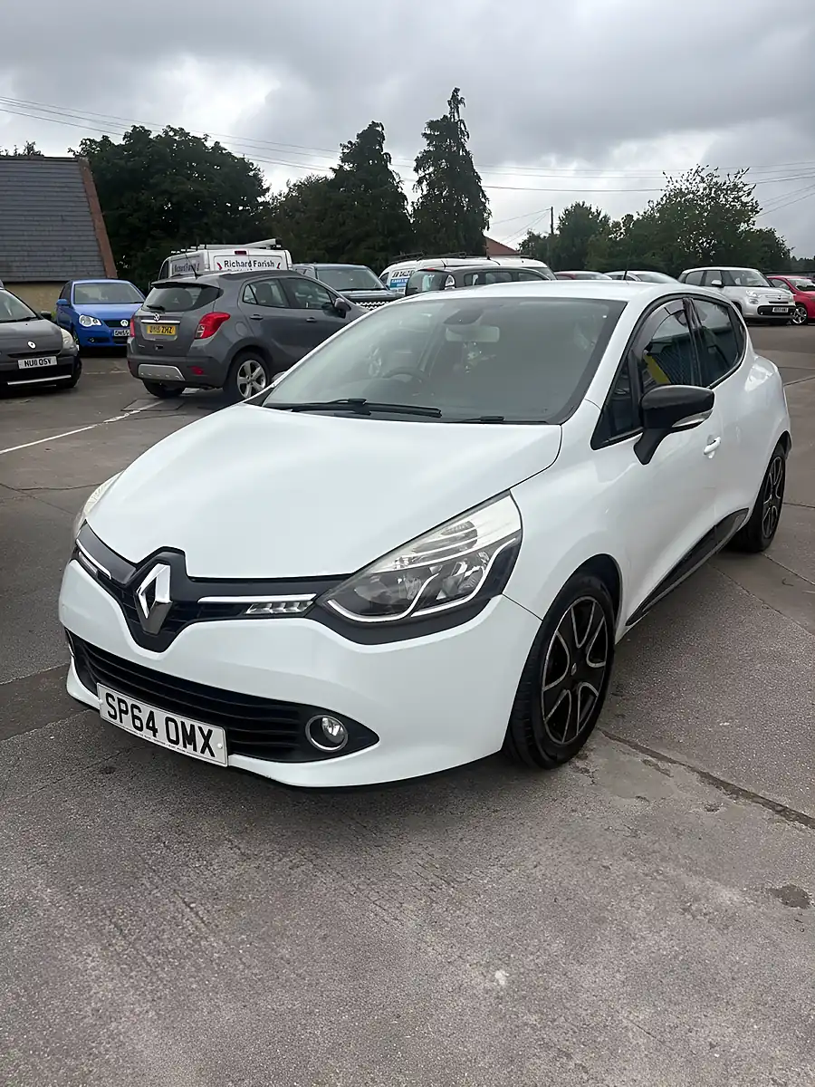Used 2014 Renault Clio Dynamique Medianav White - Interior and Exterior details 2