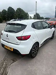 Used 2014 Renault Clio Dynamique Medianav White - Interior and Exterior details 4
