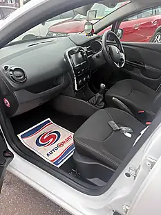 Used 2014 Renault Clio Dynamique Medianav White - Interior and Exterior details 5
