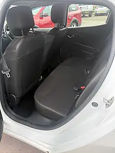 Used 2014 Renault Clio Dynamique Medianav White - Interior and Exterior details 6