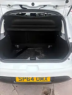 Used 2014 Renault Clio Dynamique Medianav White - Interior and Exterior details 7