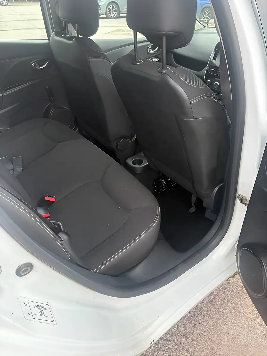 Used 2014 Renault Clio Dynamique Medianav White - Interior and Exterior details 8
