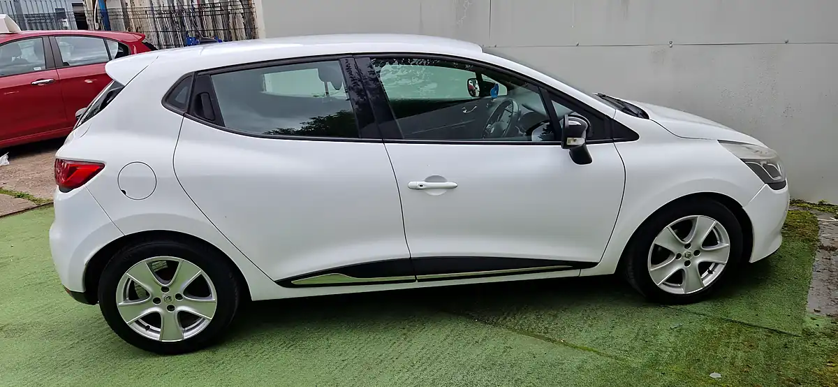 Used 2014 Renault Clio Dynamique Medianav White - Interior and Exterior details 6
