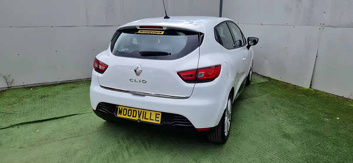 Used 2014 Renault Clio Dynamique Medianav White - Interior and Exterior details 8