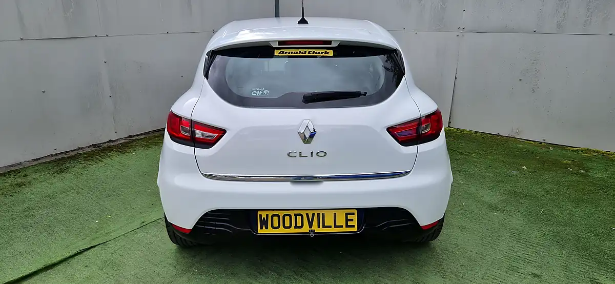 Used 2014 Renault Clio Dynamique Medianav White - Interior and Exterior details 9