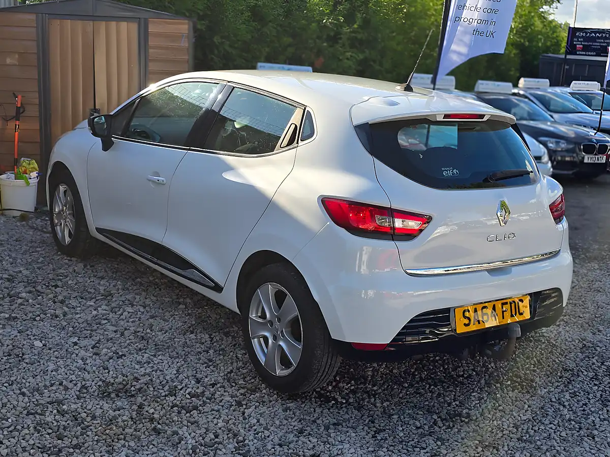 Used 2014 Renault Clio Dynamique Medianav White - Interior and Exterior details 7