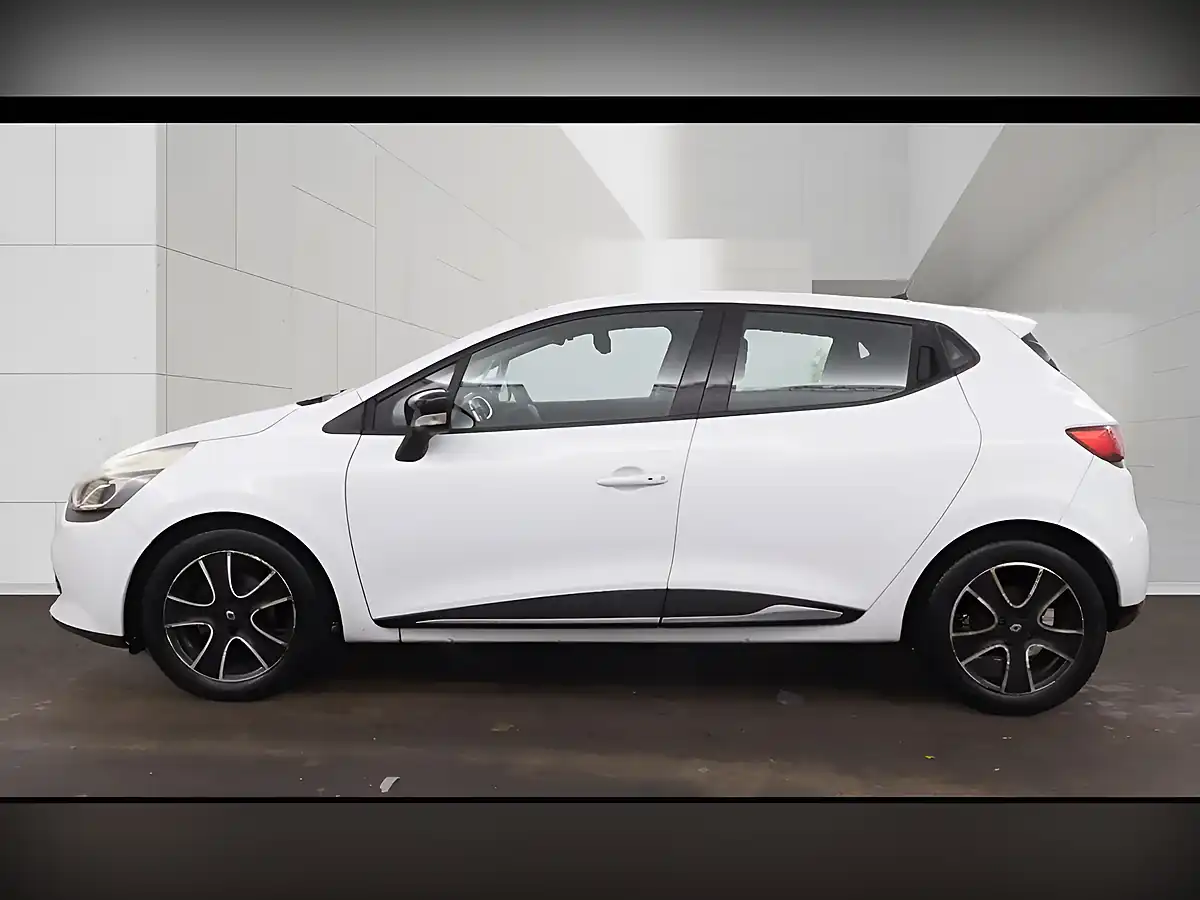 Used 2014 Renault Clio Dynamique Medianav White - Interior and Exterior details 2