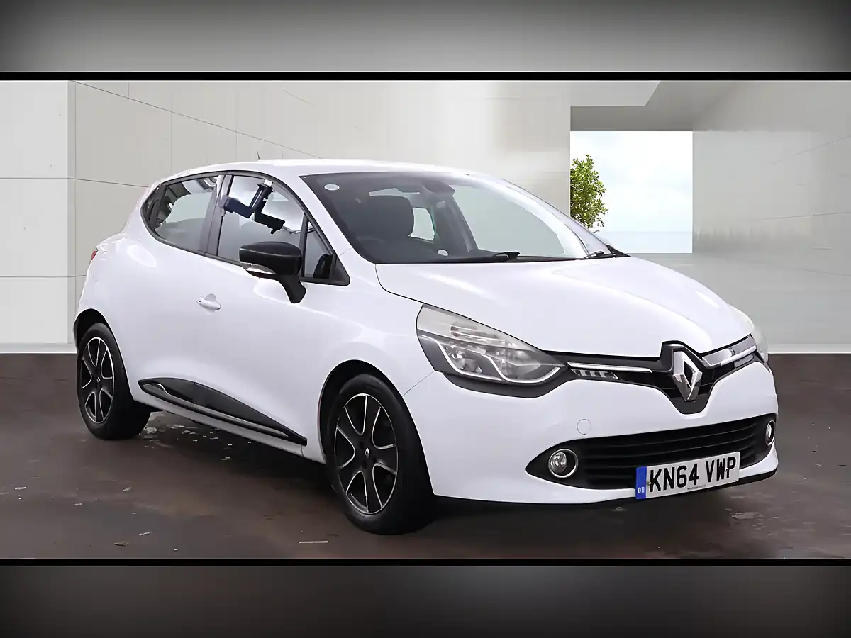 Used 2014 Renault Clio Dynamique Medianav White - Interior and Exterior details 4