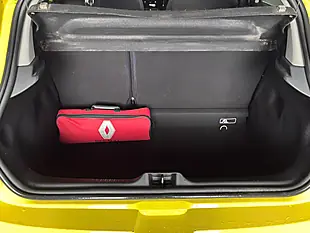 Used 2014 Renault Clio Dynamique Medianav Yellow - Interior and Exterior details 3