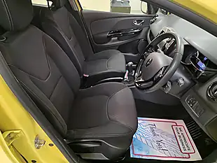 Used 2014 Renault Clio Dynamique Medianav Yellow - Interior and Exterior details 12