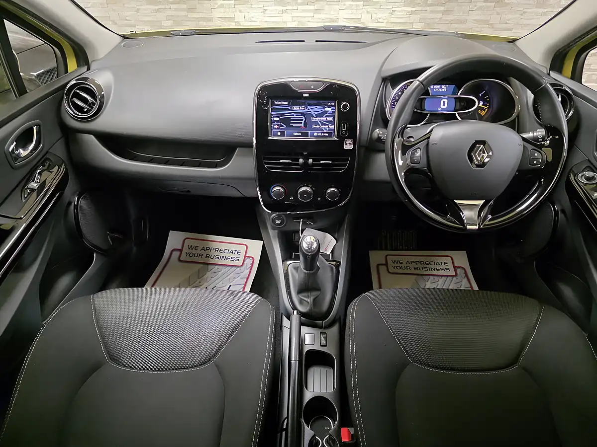 Used 2014 Renault Clio Dynamique Medianav Yellow - Interior and Exterior details 15