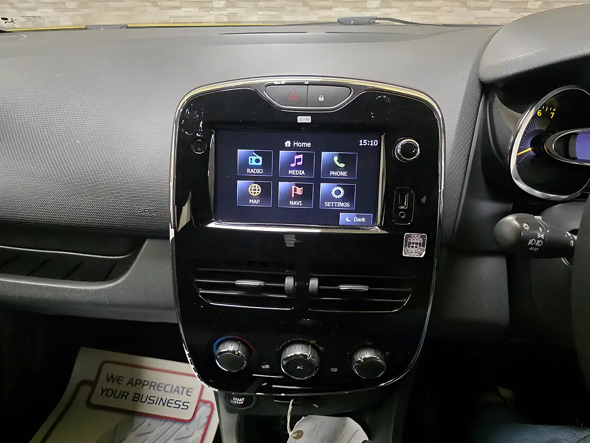 Used 2014 Renault Clio Dynamique Medianav Yellow - Interior and Exterior details 9