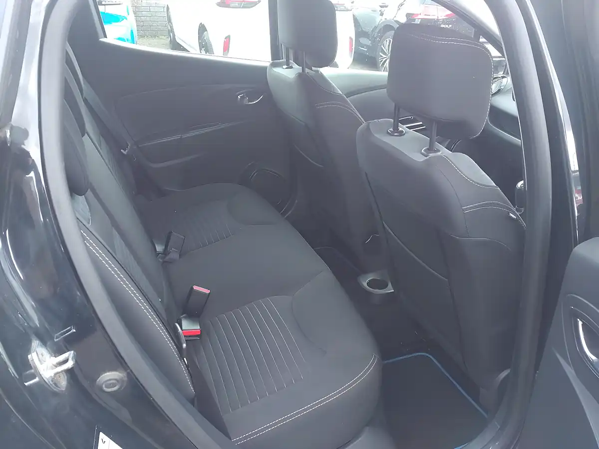 Used 2014 Renault Clio Dynamique S Medianav Black - Interior and Exterior details 13