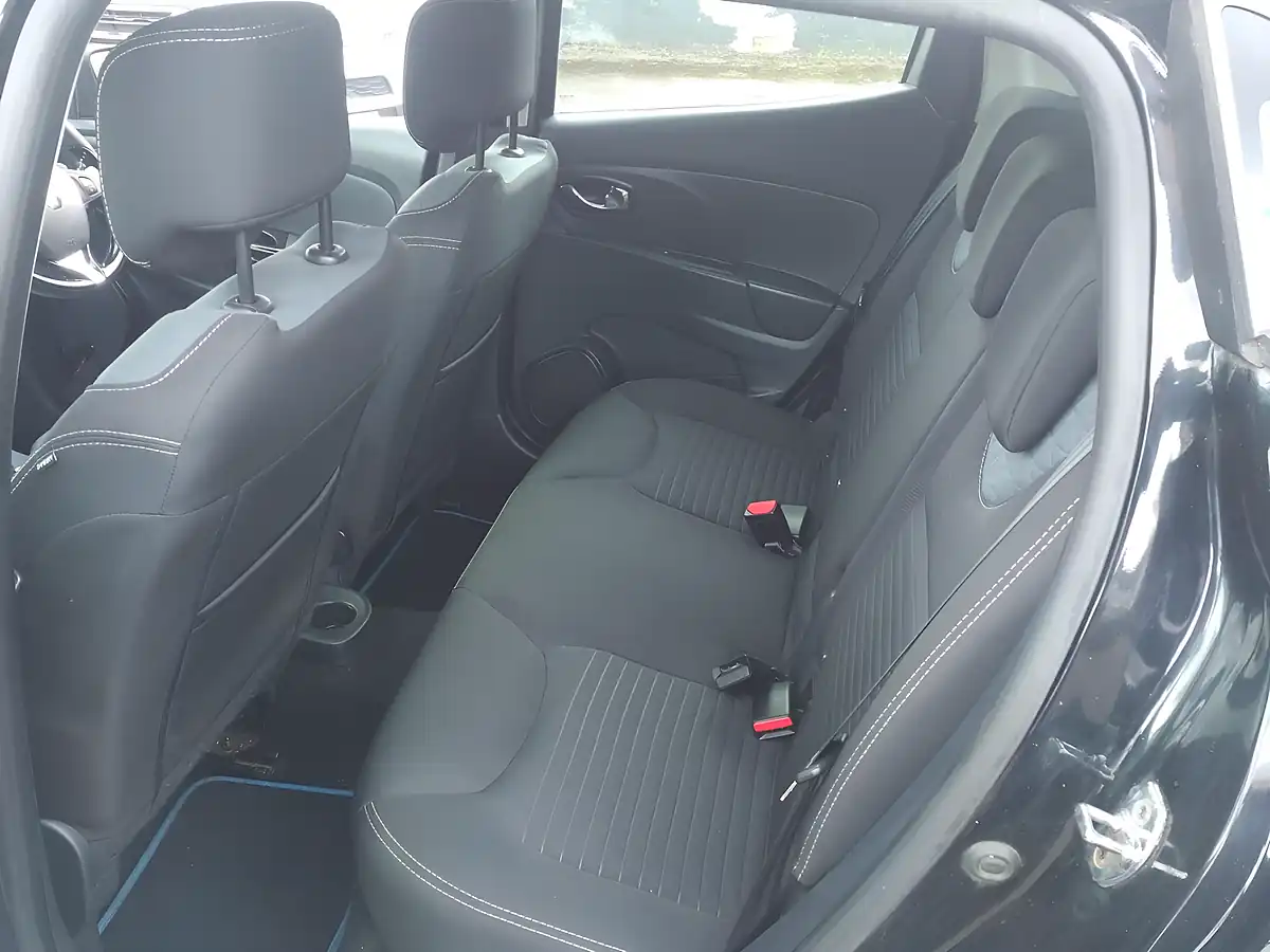 Used 2014 Renault Clio Dynamique S Medianav Black - Interior and Exterior details 15