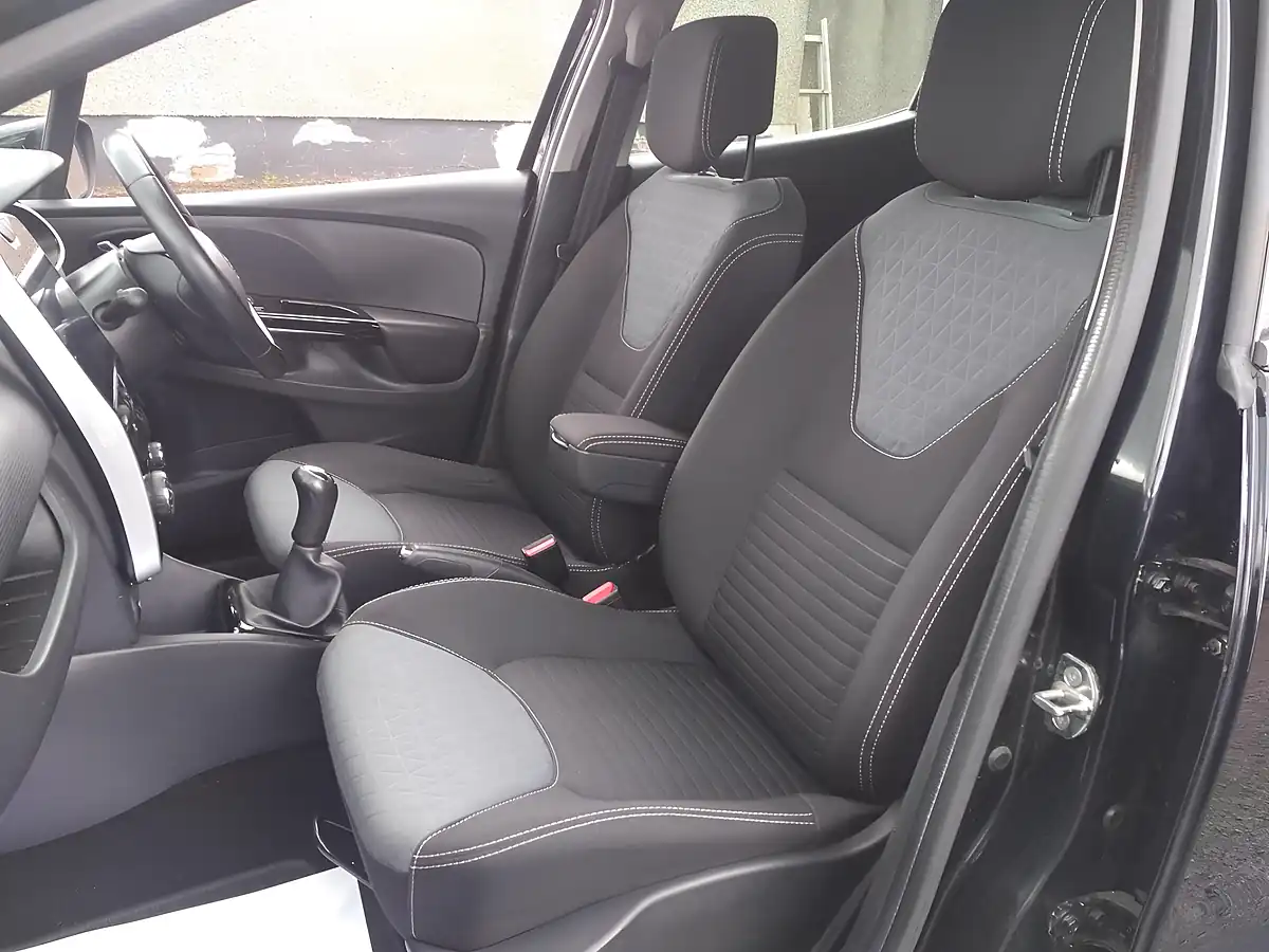Used 2014 Renault Clio Dynamique S Medianav Black - Interior and Exterior details 17