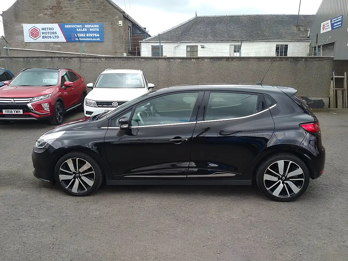 Used 2014 Renault Clio Dynamique S Medianav Black - Interior and Exterior details 2