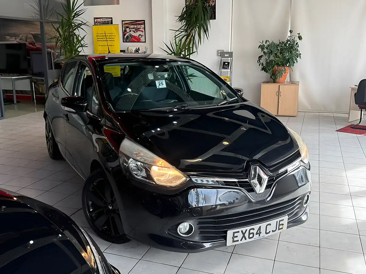 Used 2014 Renault Clio Dynamique S Medianav Black - Front View