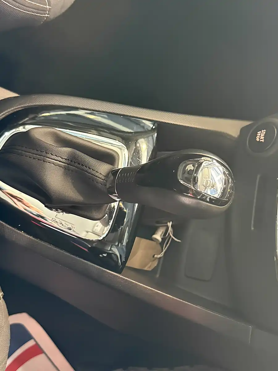 Used 2014 Renault Clio Dynamique S Medianav Black - Interior and Exterior details 18