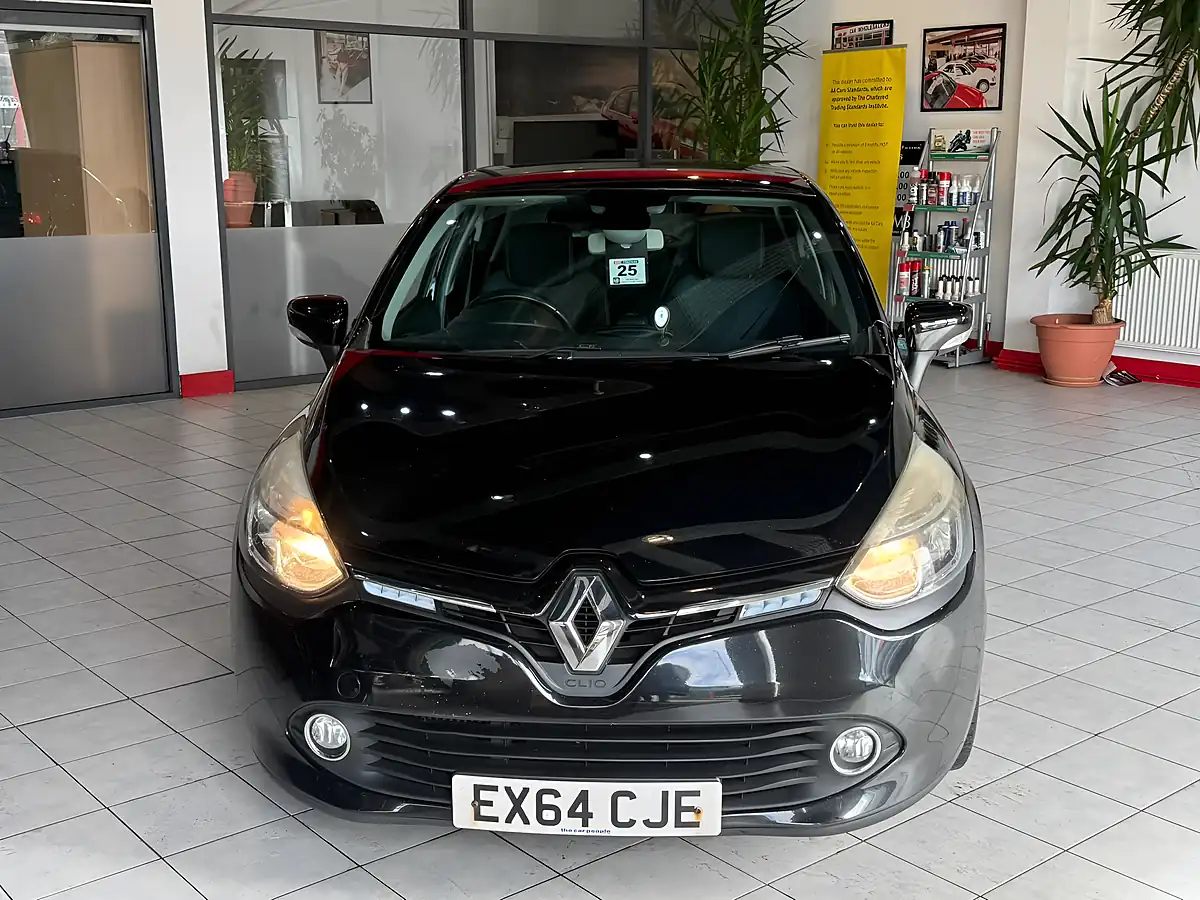 Used 2014 Renault Clio Dynamique S Medianav Black - Interior and Exterior details 4