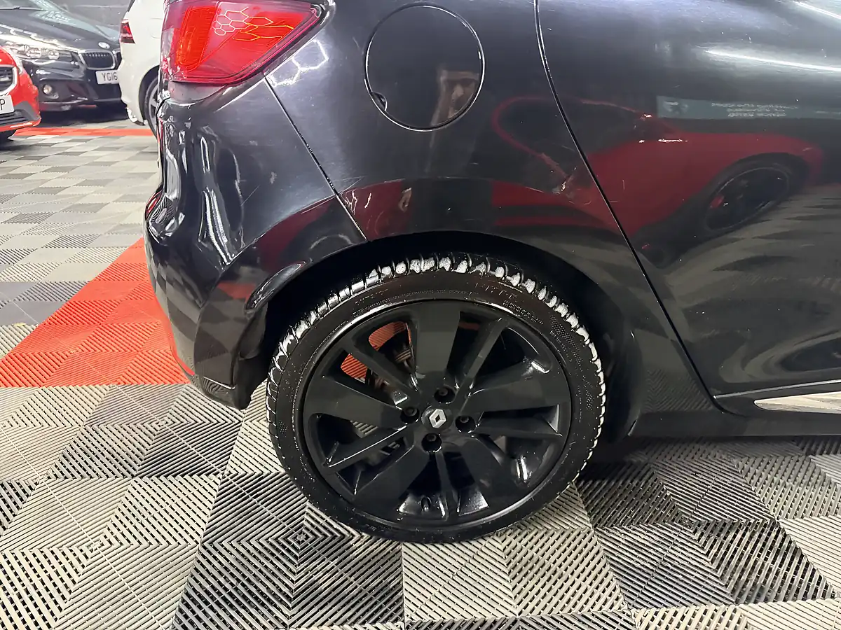 Used 2014 Renault Clio Dynamique S Medianav Black - Interior and Exterior details 13