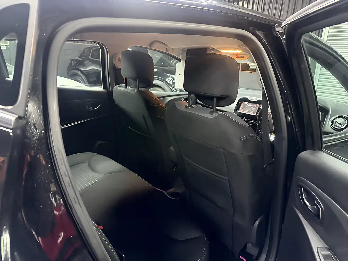 Used 2014 Renault Clio Dynamique S Medianav Black - Interior and Exterior details 14