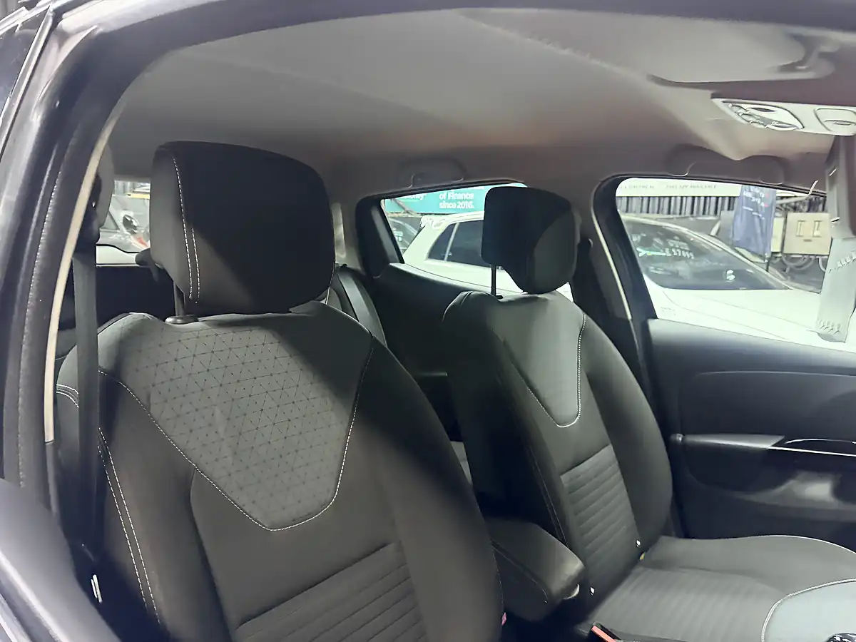 Used 2014 Renault Clio Dynamique S Medianav Black - Interior and Exterior details 15