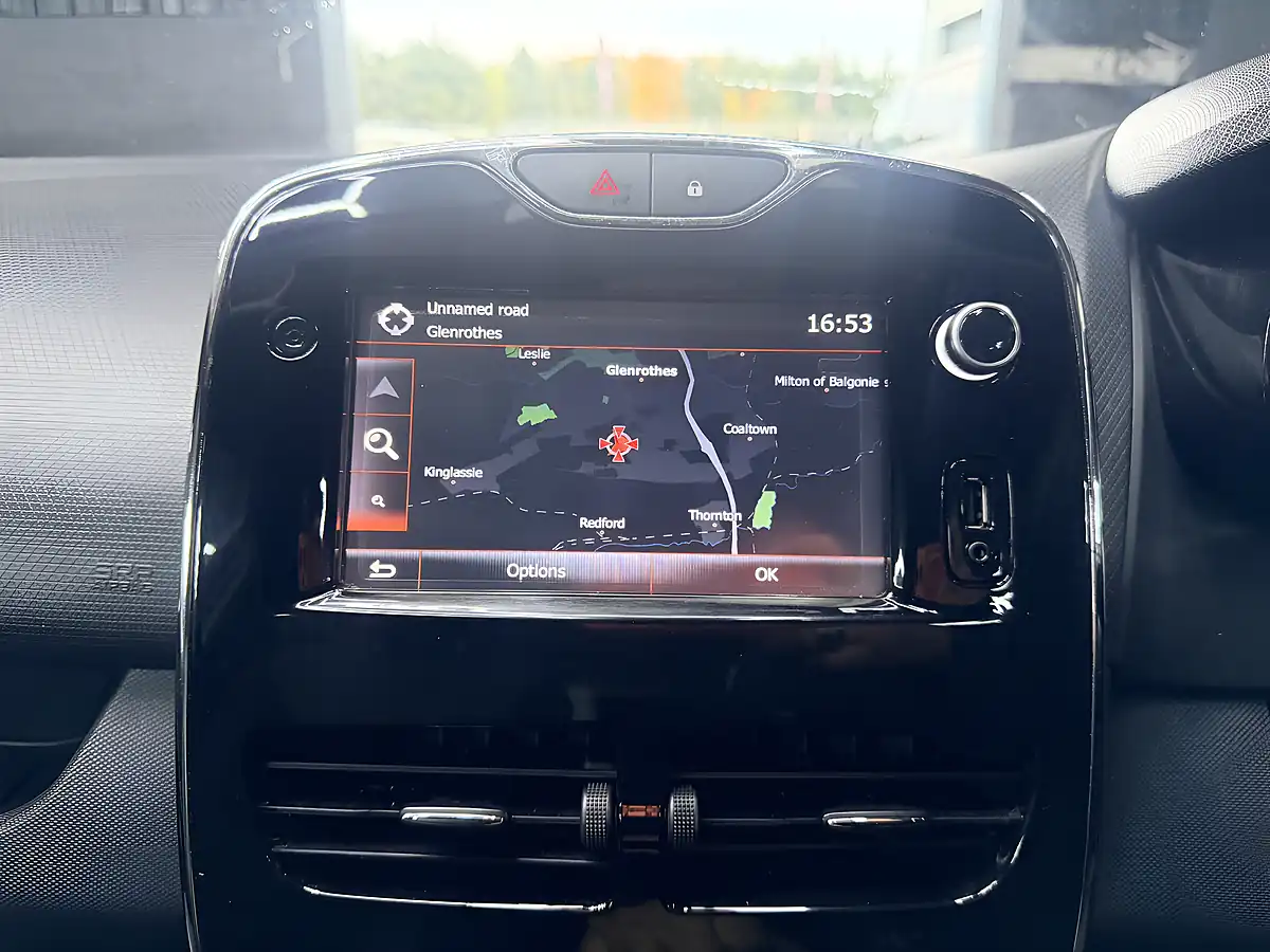 Used 2014 Renault Clio Dynamique S Medianav Black - Interior and Exterior details 20