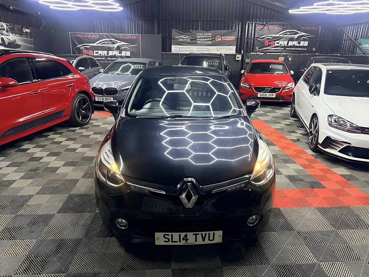 Used 2014 Renault Clio Dynamique S Medianav Black - Interior and Exterior details 6