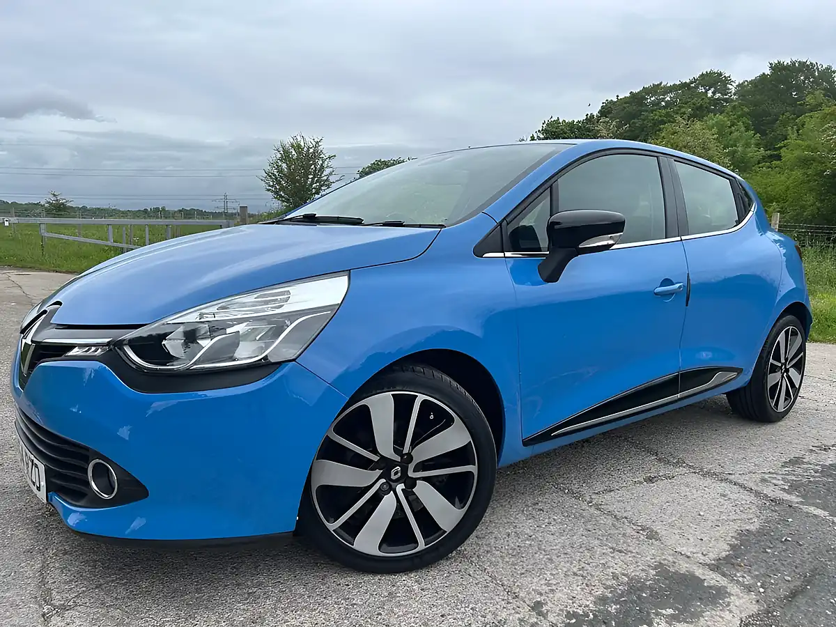 Used 2014 Renault Clio Dynamique S Medianav Blue - Interior and Exterior details 4