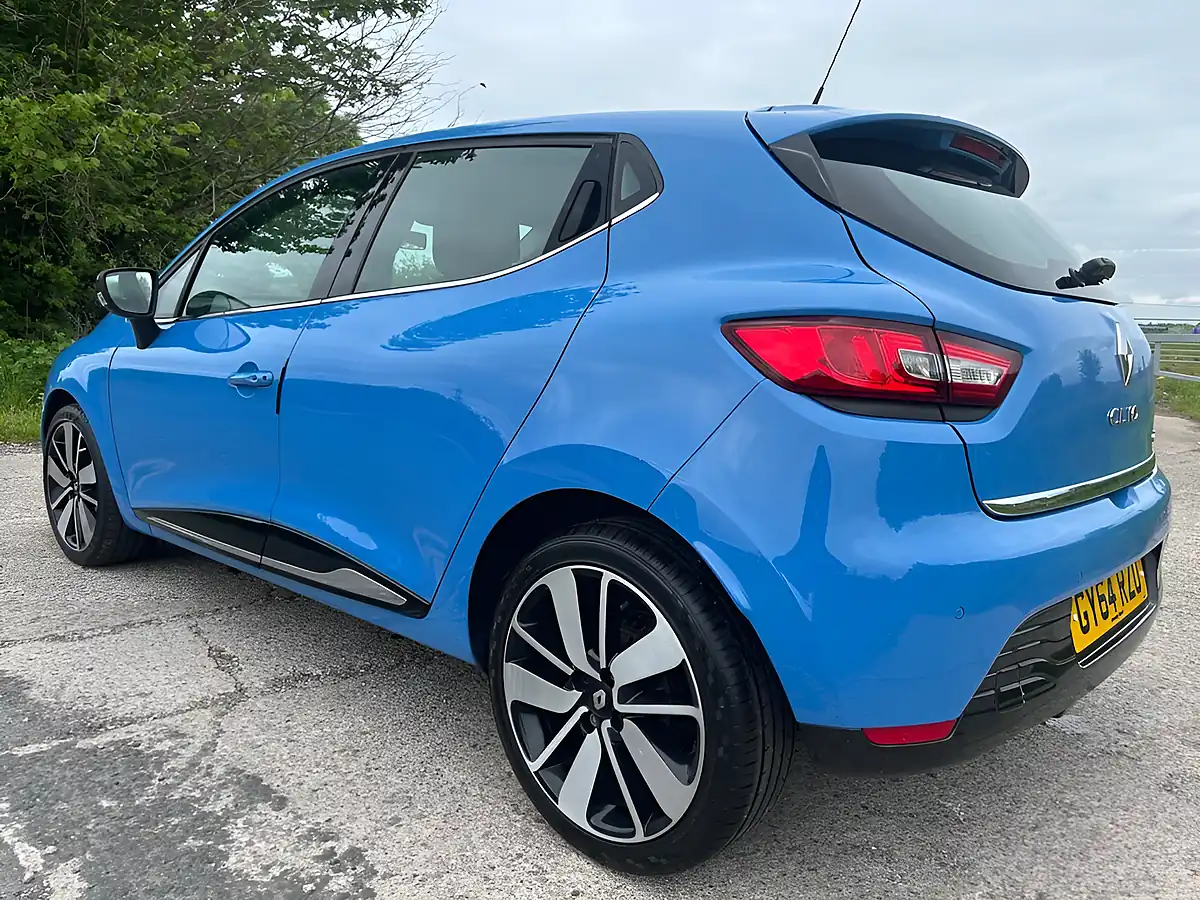 Used 2014 Renault Clio Dynamique S Medianav Blue - Interior and Exterior details 6