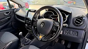Used 2014 Renault Clio Dynamique S Medianav Glacier White - Interior and Exterior details 10