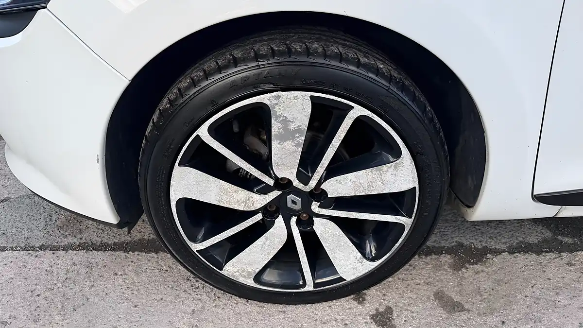 Used 2014 Renault Clio Dynamique S Medianav Glacier White - Interior and Exterior details 20