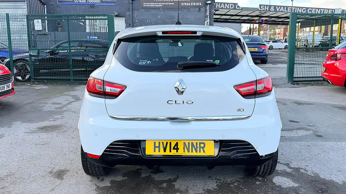 Used 2014 Renault Clio Dynamique S Medianav Glacier White - Interior and Exterior details 4