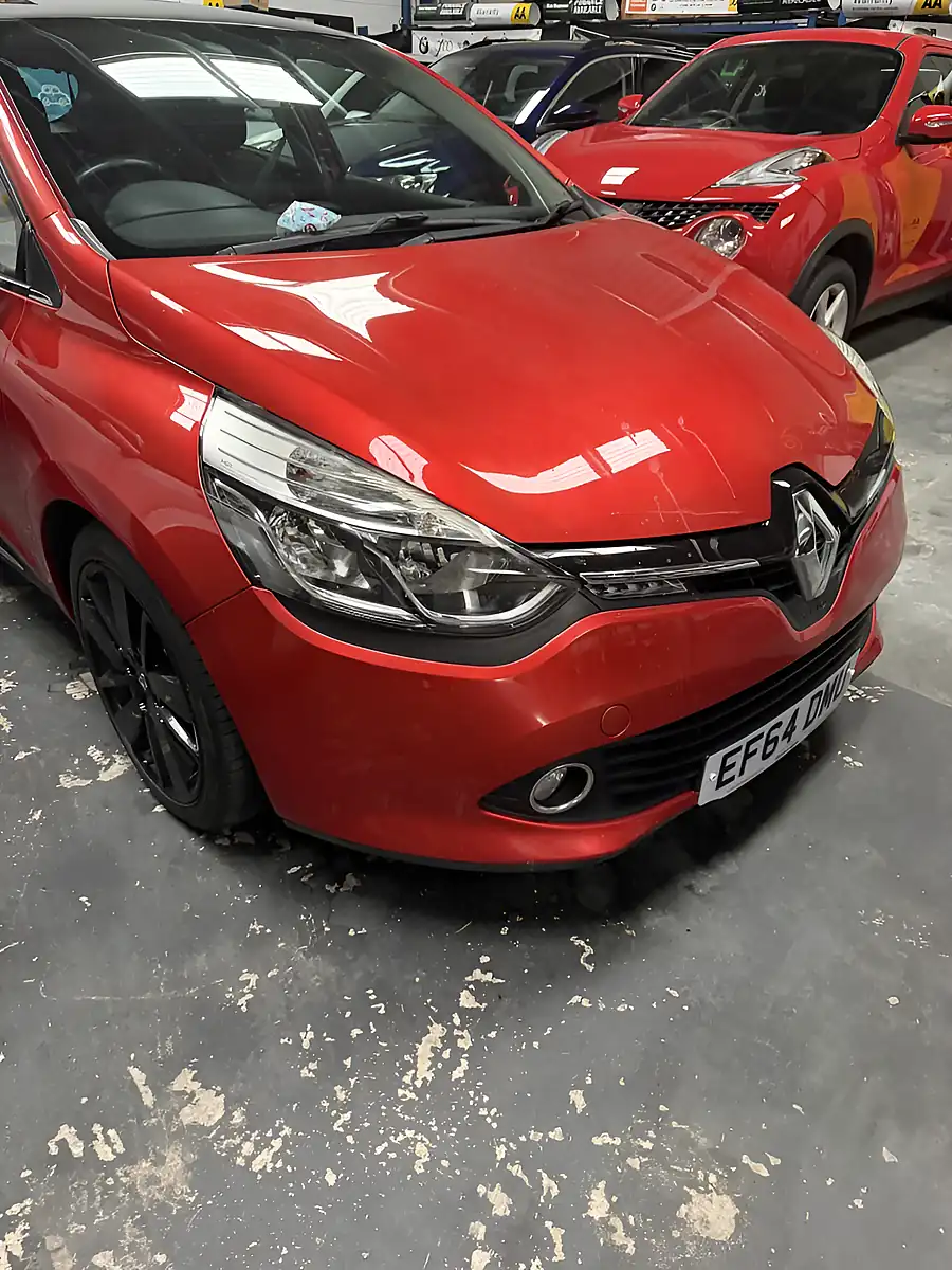 Used 2014 Renault Clio Dynamique S Medianav Pearl Red Metallic - Front View