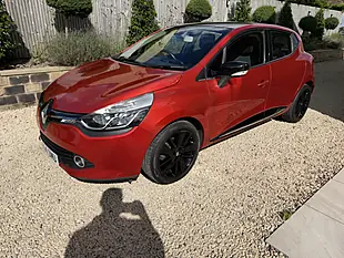 Used 2014 Renault Clio Dynamique S Medianav Pearl Red Metallic - Interior and Exterior details 18