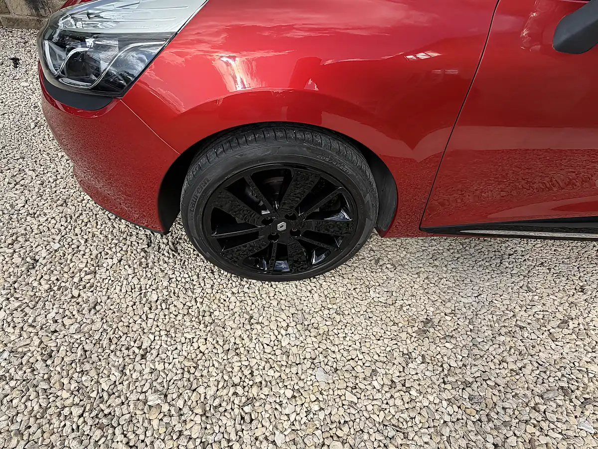 Used 2014 Renault Clio Dynamique S Medianav Pearl Red Metallic - Interior and Exterior details 4
