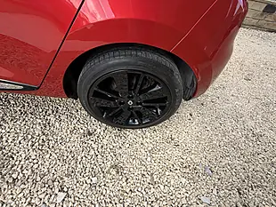 Used 2014 Renault Clio Dynamique S Medianav Pearl Red Metallic - Interior and Exterior details 5