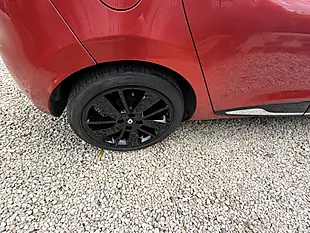 Used 2014 Renault Clio Dynamique S Medianav Pearl Red Metallic - Interior and Exterior details 6