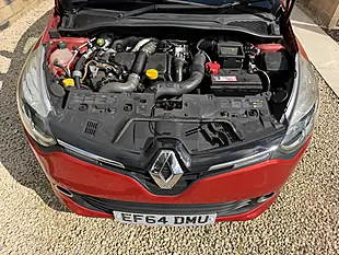 Used 2014 Renault Clio Dynamique S Medianav Pearl Red Metallic - Interior and Exterior details 9