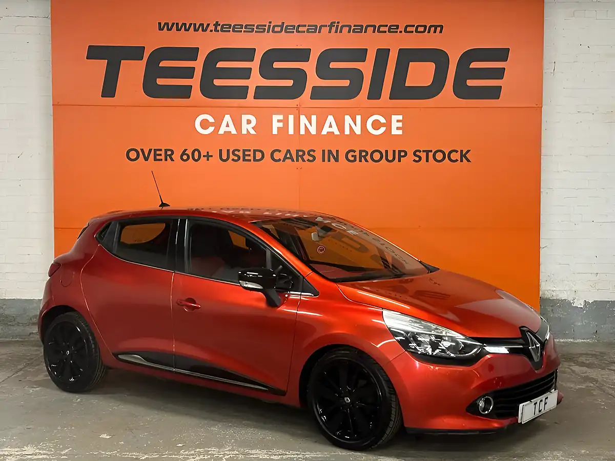 Used 2014 Renault Clio Dynamique S Medianav Red - Front View