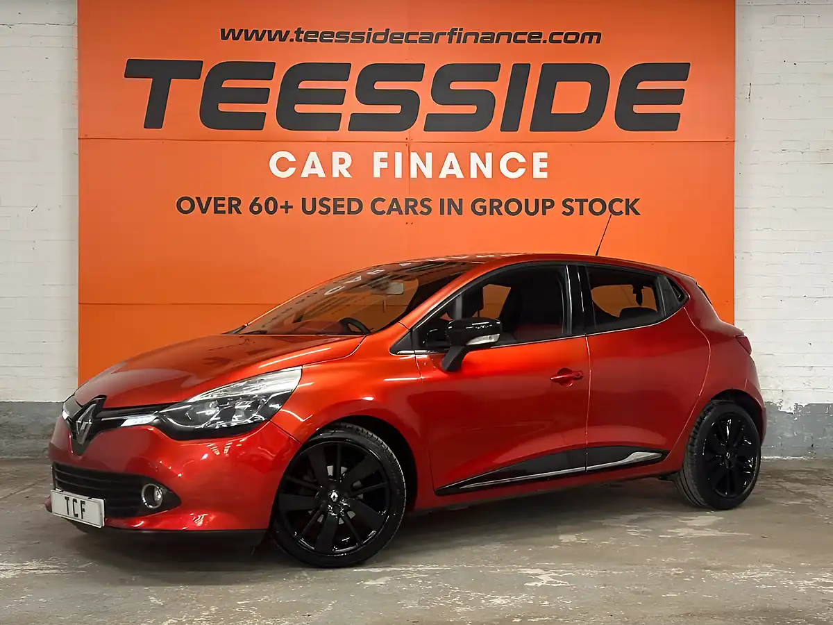 Used 2014 Renault Clio Dynamique S Medianav Red - Interior and Exterior details 10