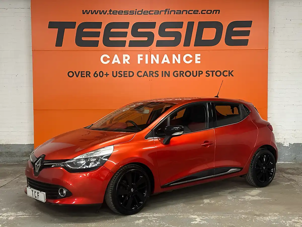 Used 2014 Renault Clio Dynamique S Medianav Red - Interior and Exterior details 13