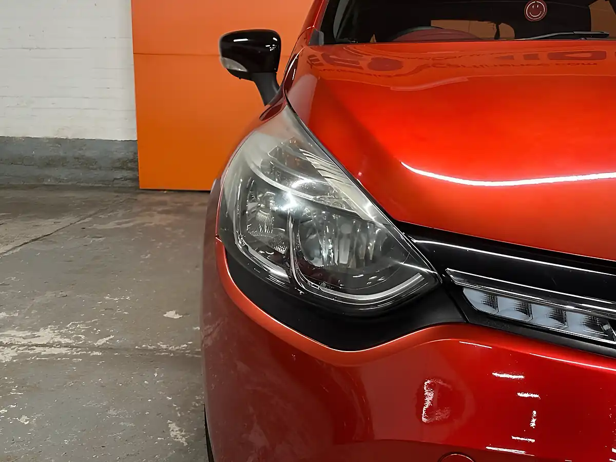 Used 2014 Renault Clio Dynamique S Medianav Red - Interior and Exterior details 17