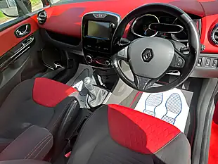 Used 2014 Renault Clio Dynamique S Medianav Red - Interior and Exterior details 19